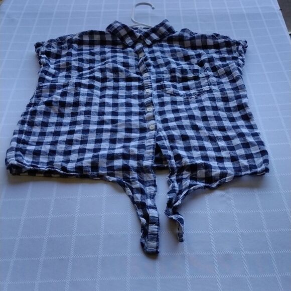 Women's Old Navy Small Buffalo Checkered Shirt With Tie Bottom Size Small! - Picture 1 of 12